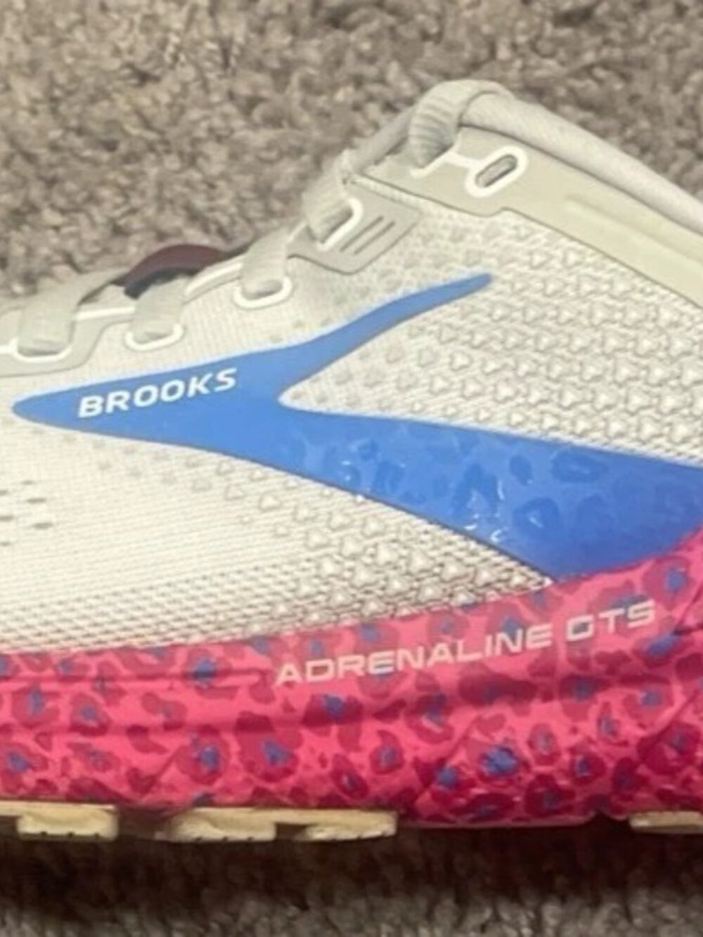 Brooks Womens Adrenaline GTS 22 1203531B160 Pink Running Shoes Sneakers Size 8 B
